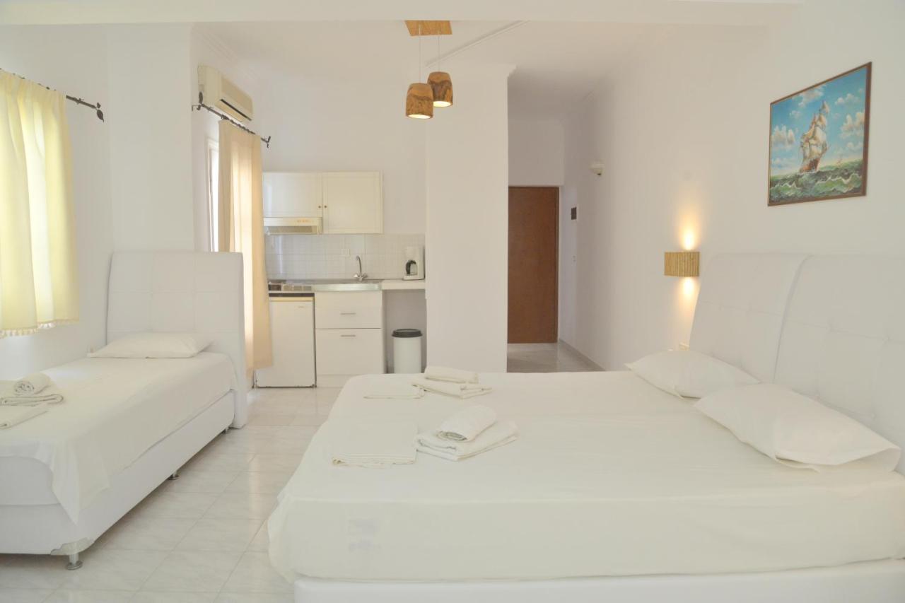 Hotel Apartments Giannis Adámas Eksteriør bilde