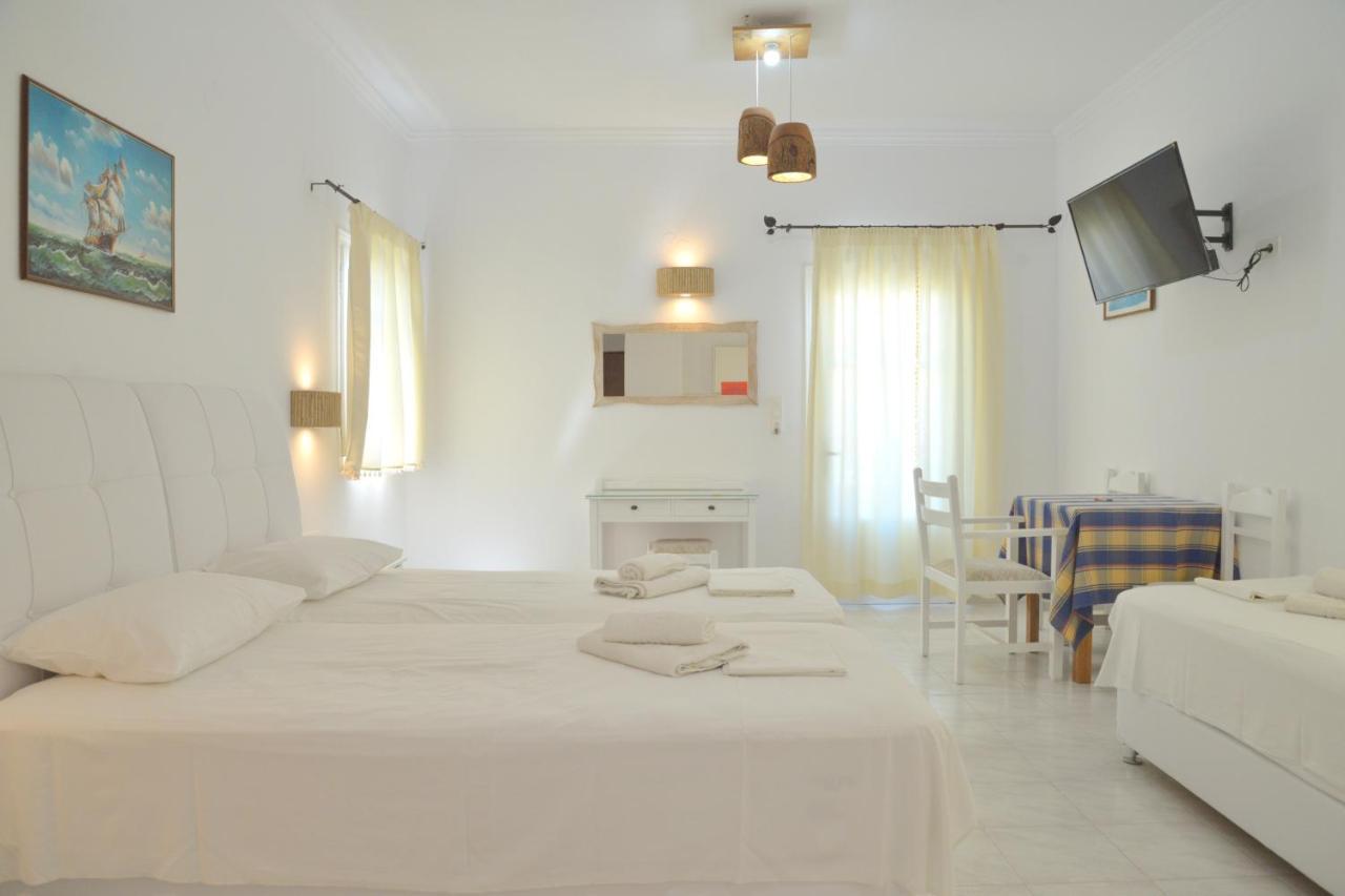 Hotel Apartments Giannis Adámas Eksteriør bilde