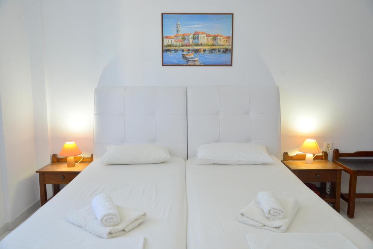Hotel Apartments Giannis Adámas Eksteriør bilde