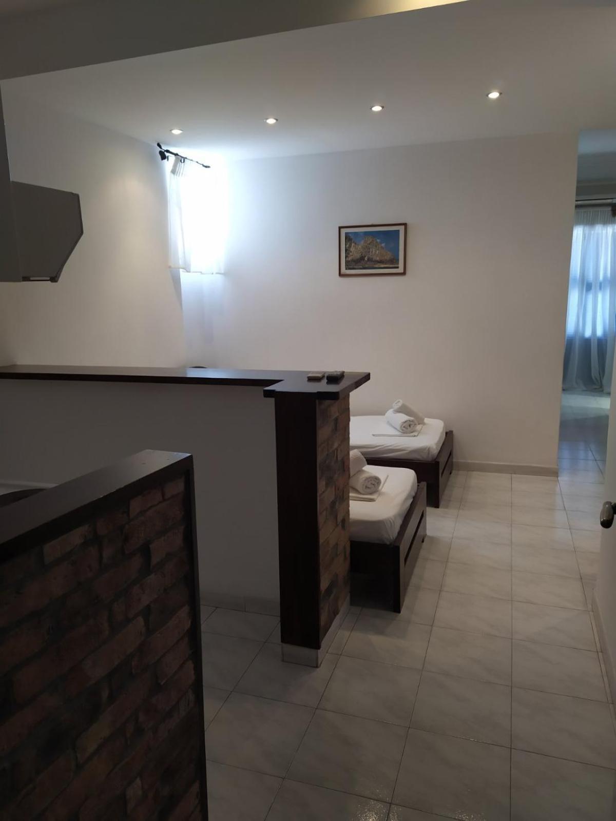 Hotel Apartments Giannis Adámas Eksteriør bilde